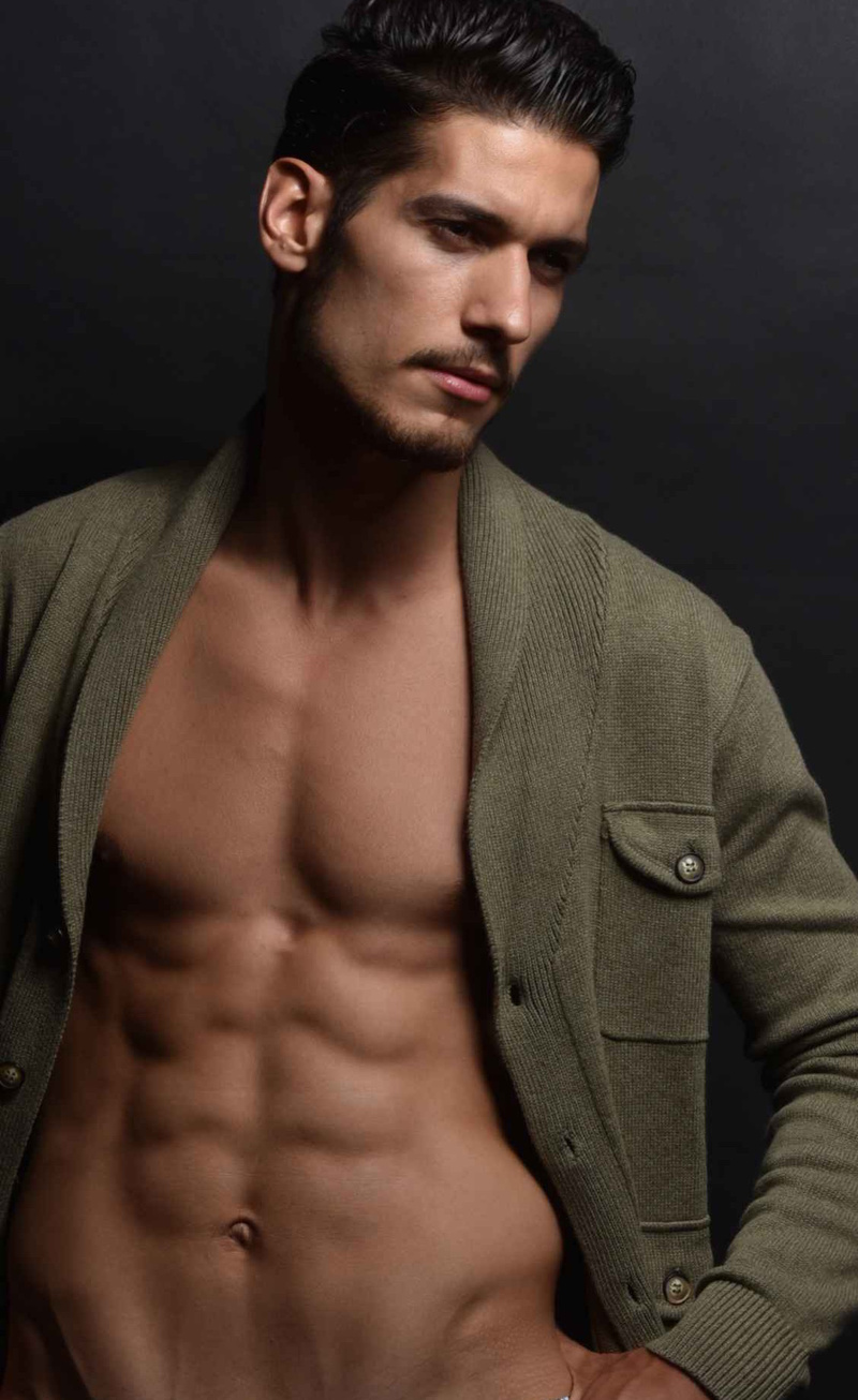 Male model photo shoot of Ali Alipasha