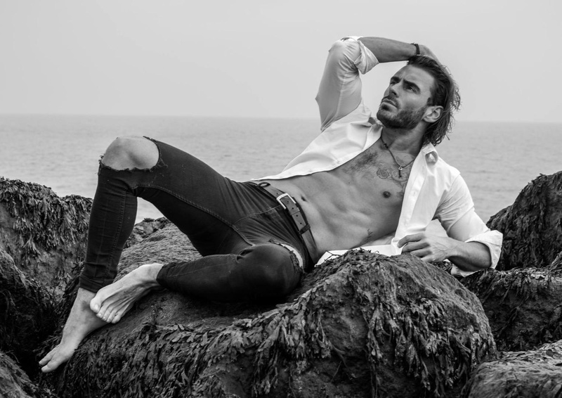 Male model photo shoot of Stucompton