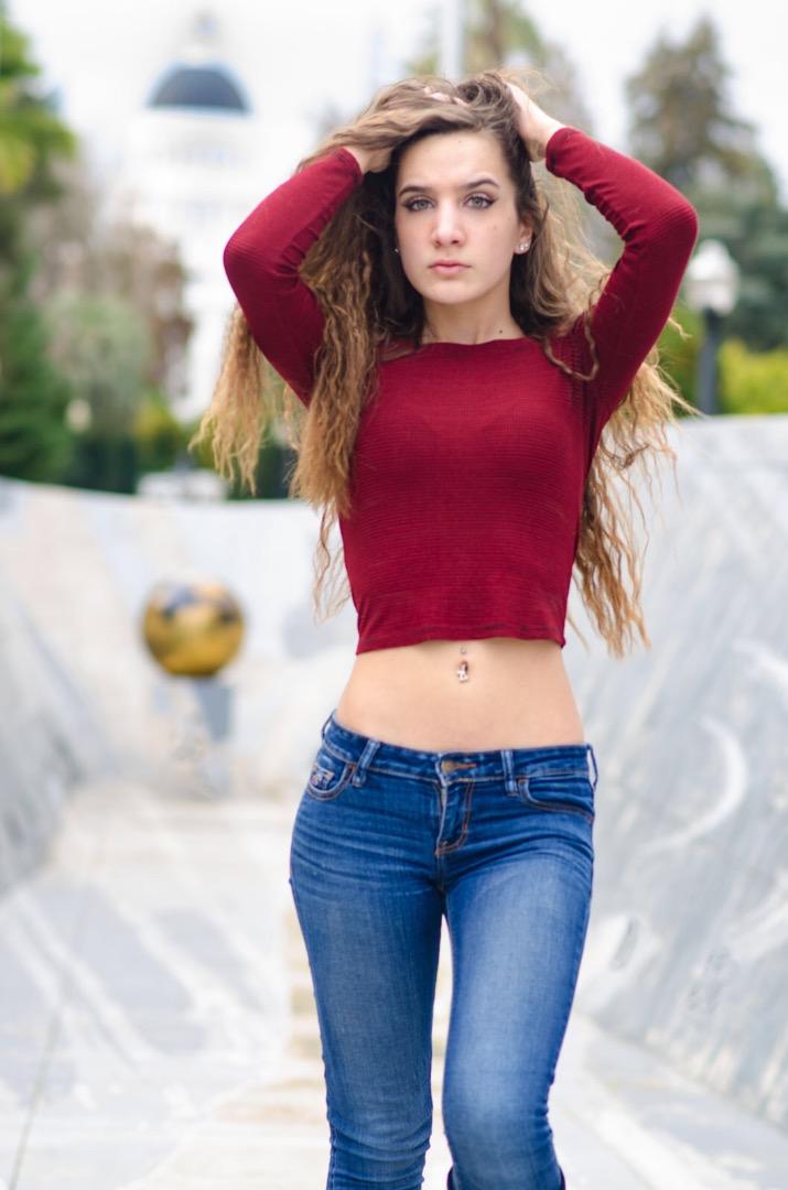 Female model photo shoot of DamianaAndrade 