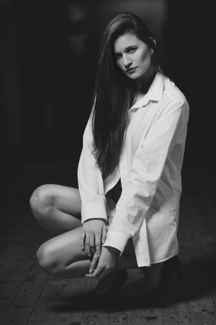 Female model photo shoot of Michaela Jesenska