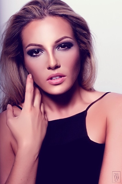 Female model photo shoot of emma kerr