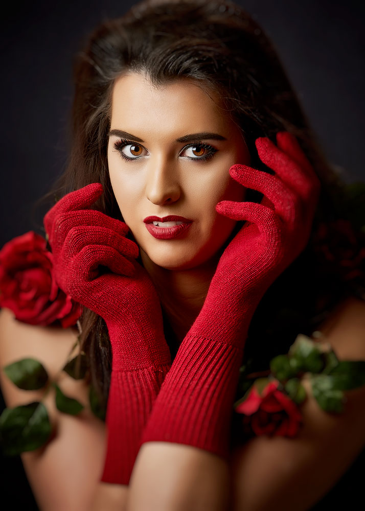 Female model photo shoot of Victoria Searle by The RED DOOR