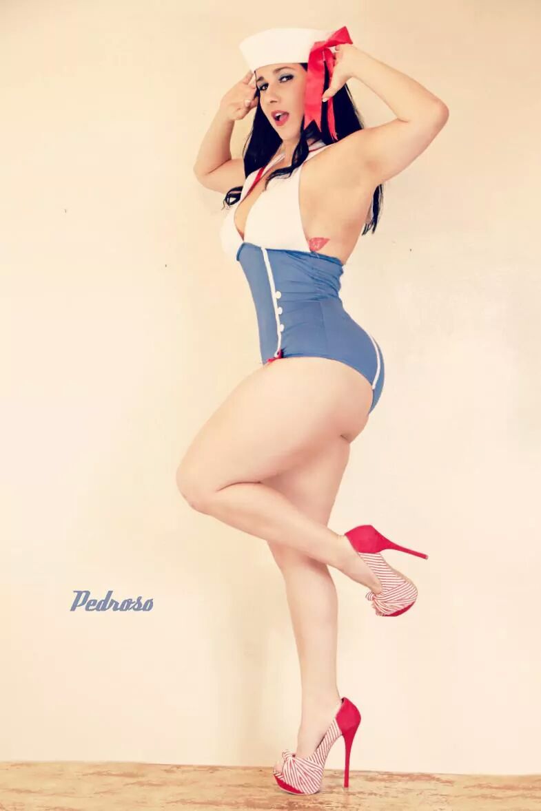 Female model photo shoot of THE SUAREZ by Alan Pedroso
