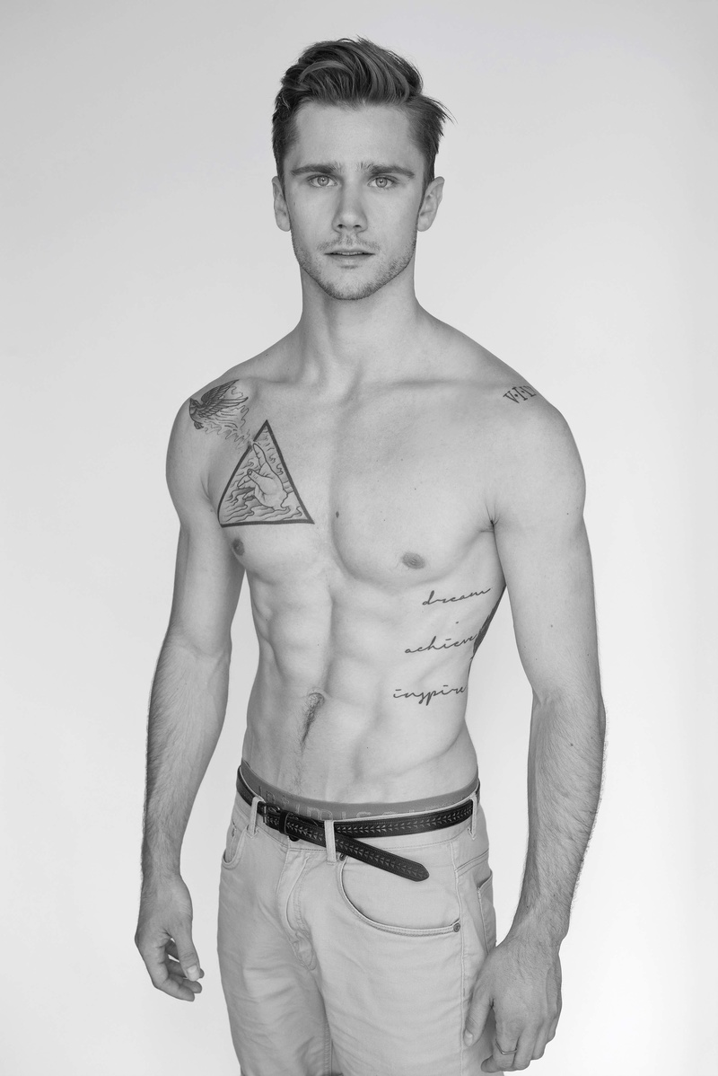Male model photo shoot of Lukasz Zieba