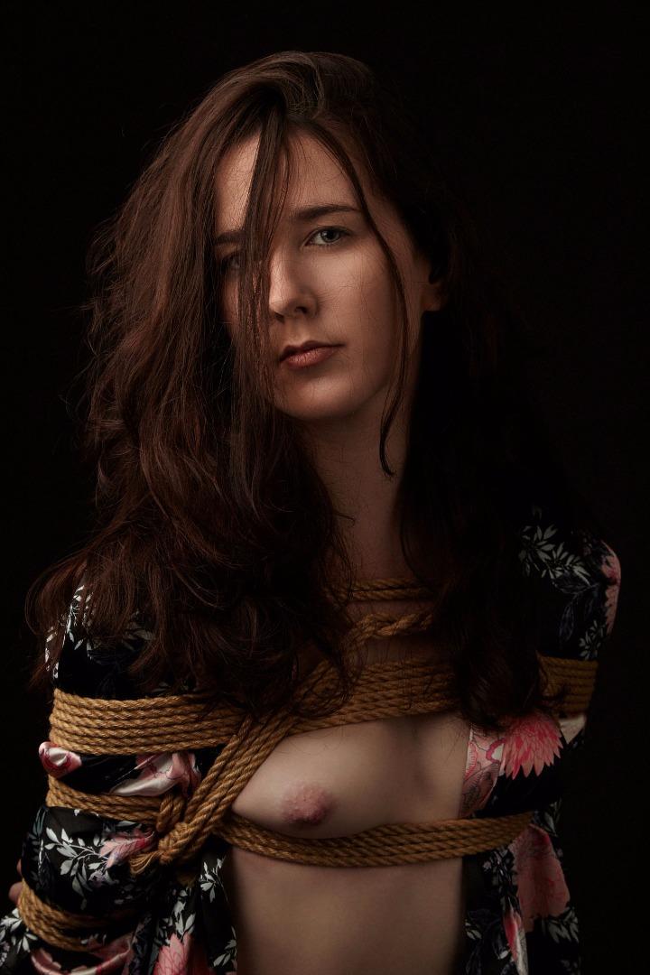 Female model photo shoot of Melody Rooks