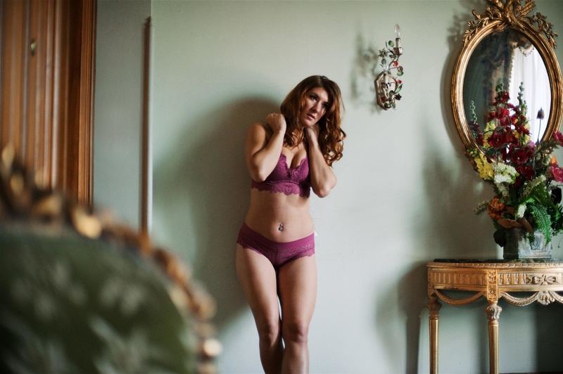 Female model photo shoot of Lindsay Rachelle in Stirling Guest Hotel