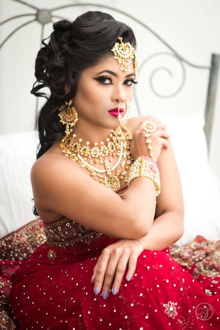 Female model photo shoot of Itisha Dhury