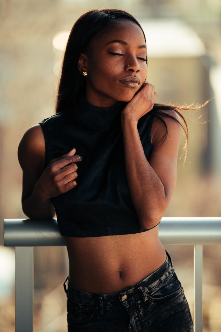 Female model photo shoot of Titi Arewa