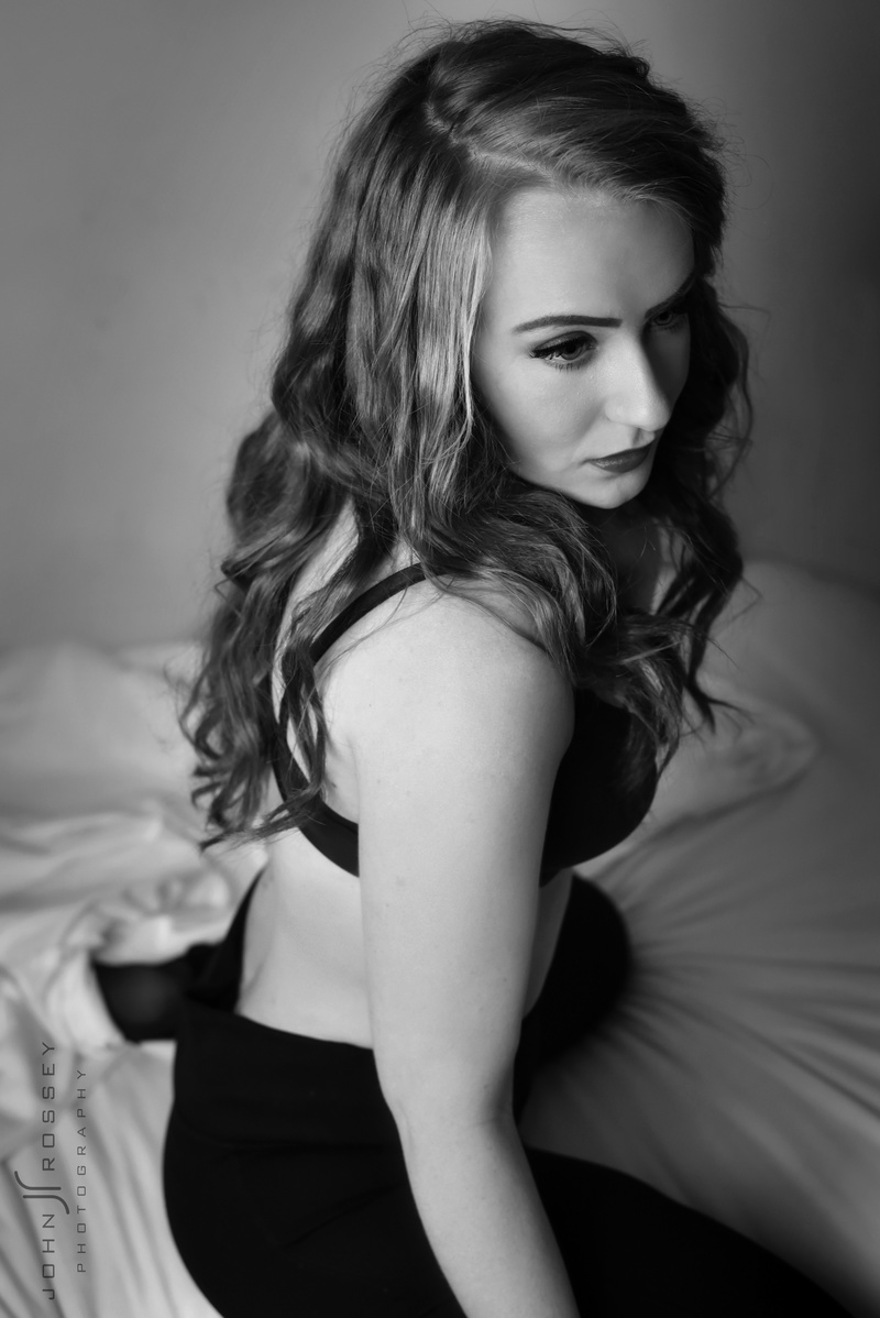 Female model photo shoot of Anastasia Rose