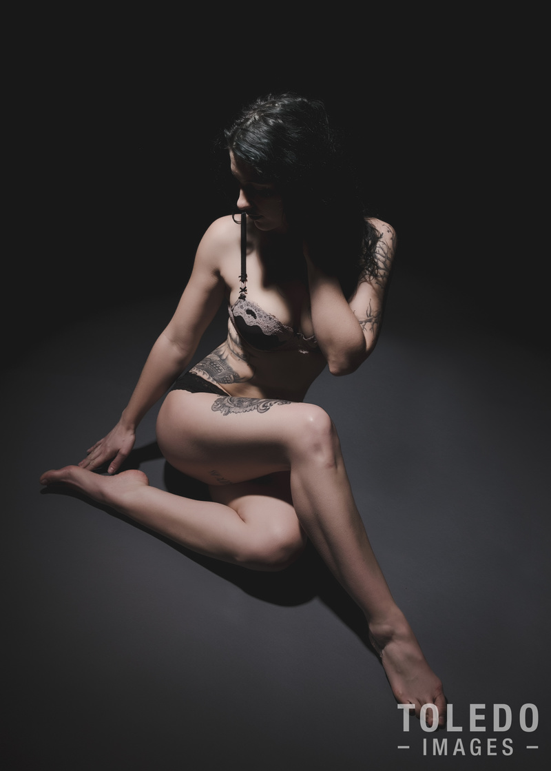 Female model photo shoot of LadyWolf by Melissa Toledo