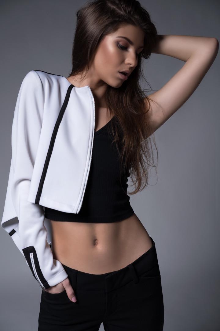 Female model photo shoot of Yana Marienko