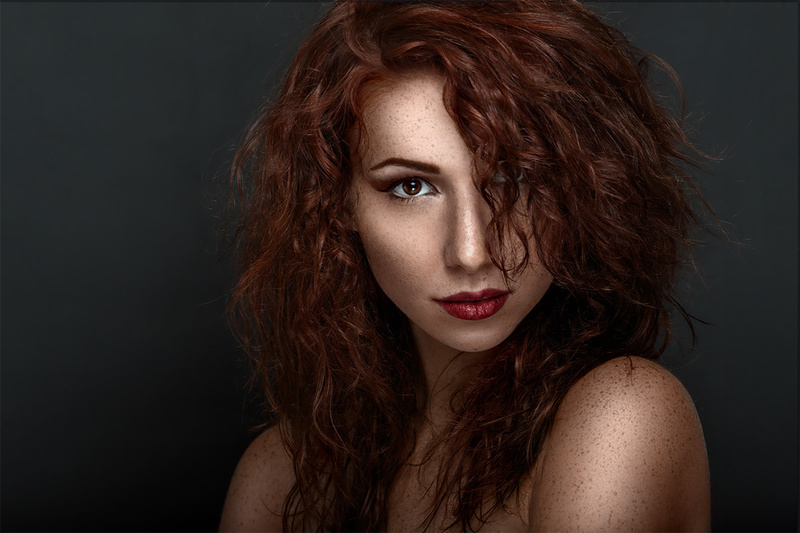 Female model photo shoot of NadiiaShev by Nairsil