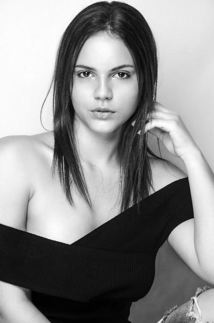 Female model photo shoot of Michelle Carolina