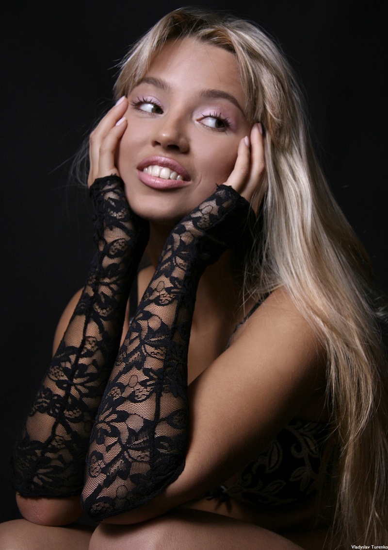 Female model photo shoot of Elena Solo