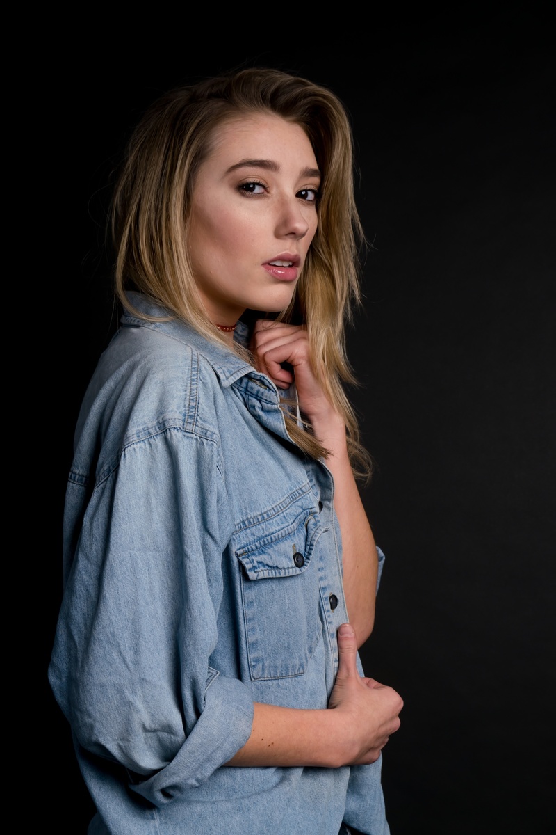 Female model photo shoot of LaurenTopping