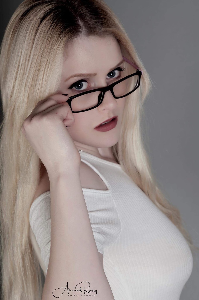 Female model photo shoot of Kay Ciavarella