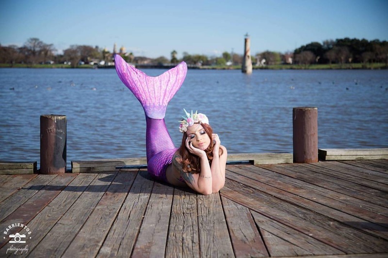 Female model photo shoot of Yeraly Montes in Woodlawn Lake Park, San Antonio