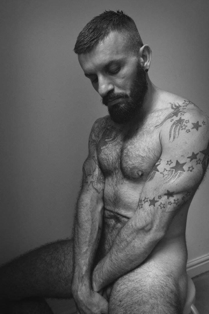 Male model photo shoot of Julian Richard Evans 