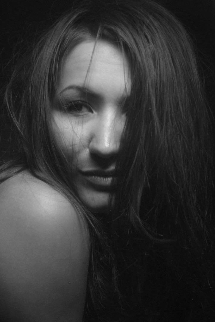 Female model photo shoot of Christina Karen Grosz