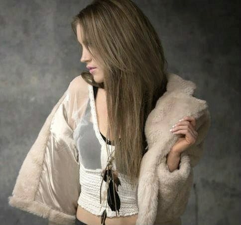 Female model photo shoot of Rebekah Mary
