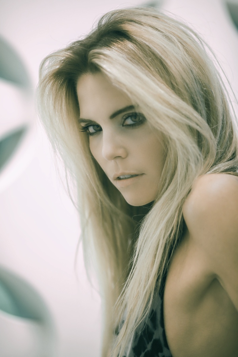 Female model photo shoot of Taylor Savage in Irvine Spectrum