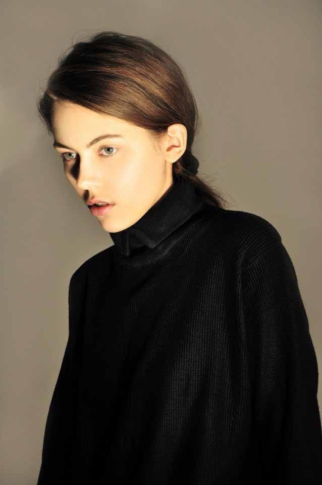 Female model photo shoot of Elizabeth Marochok