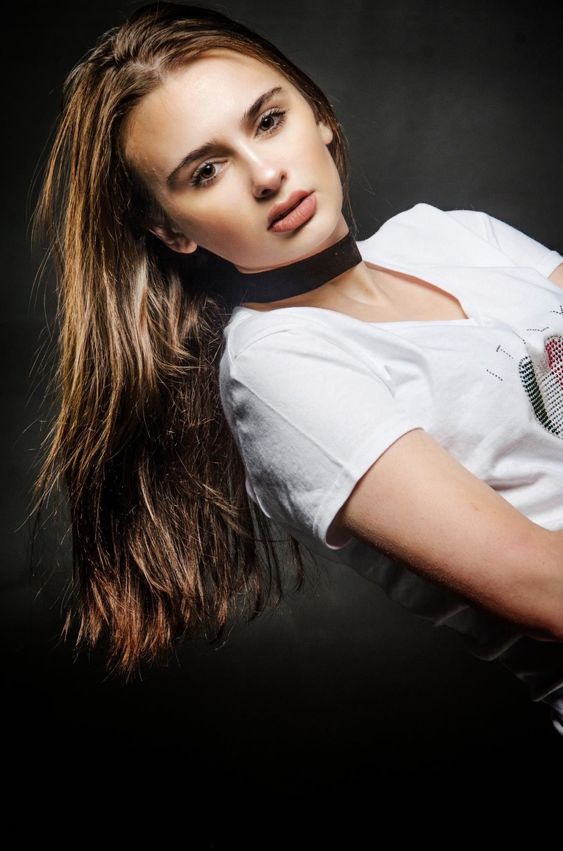 Female model photo shoot of MarisaWeiland