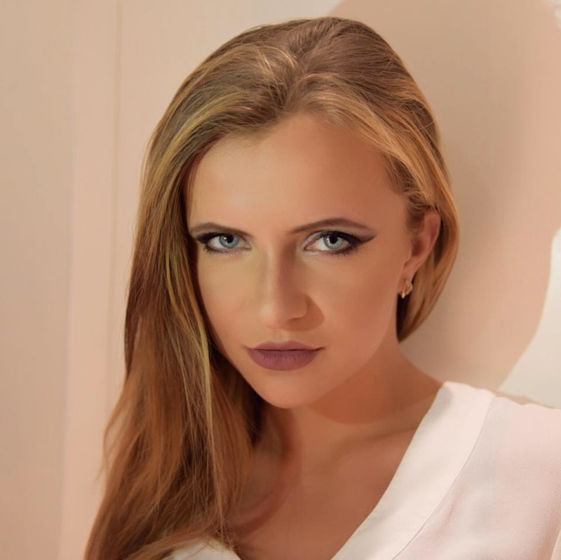 Female model photo shoot of Oksana Haiduchok