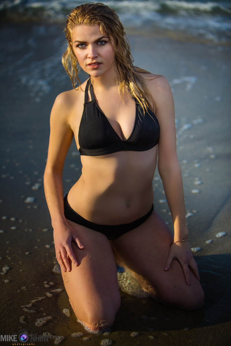 Female model photo shoot of AnneSchade in Laguna Beach, CA