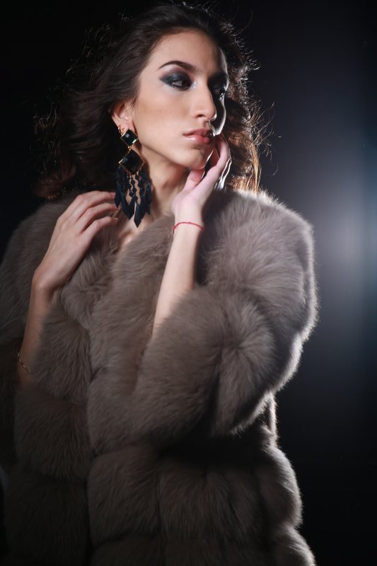 Female model photo shoot of Marietta13