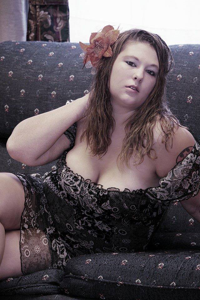 Female model photo shoot of AshleyBuntin