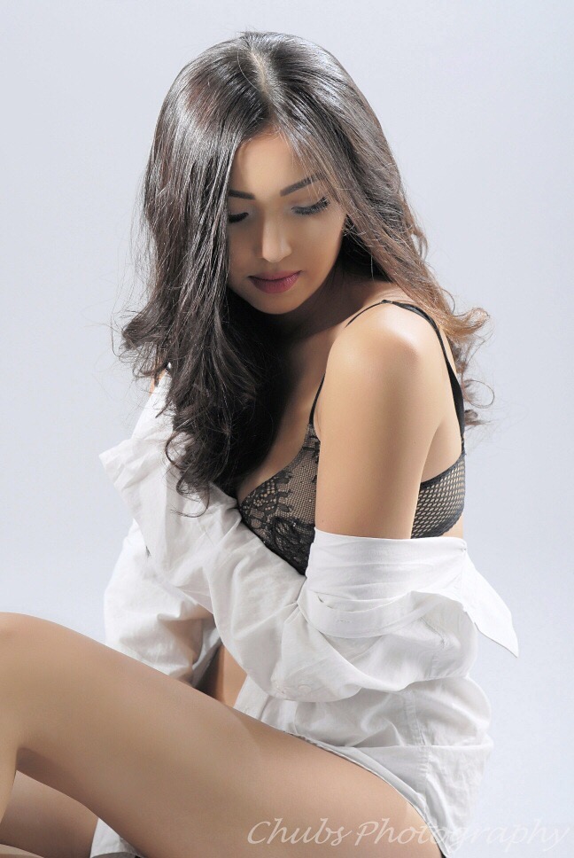 Female model photo shoot of Asya123