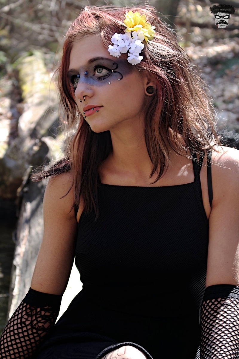 Female model photo shoot of Vivian Bleau