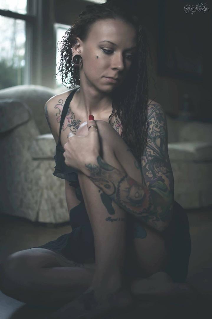 Female model photo shoot of Breekrystle