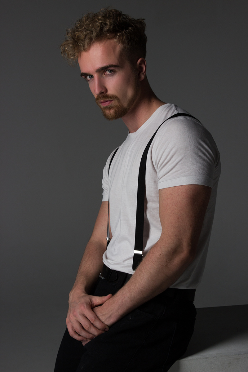 Male model photo shoot of Dan Edwards