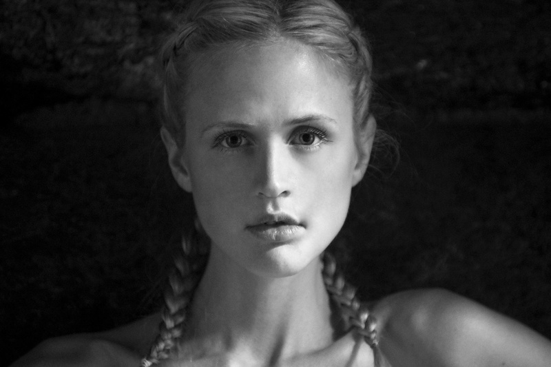 Female model photo shoot of AnneThereseBengtsson