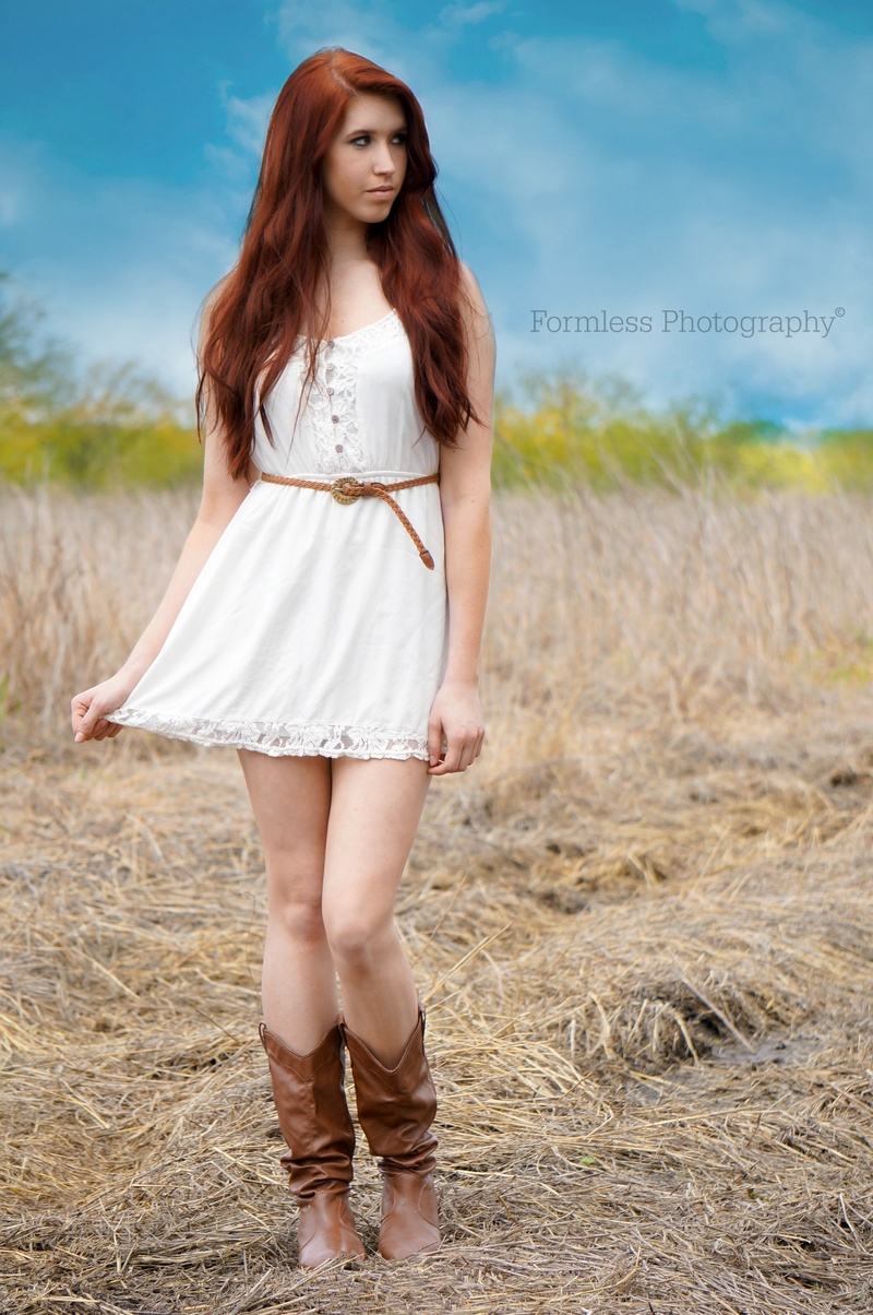 Female model photo shoot of Formlessphotography in San Antonio TX