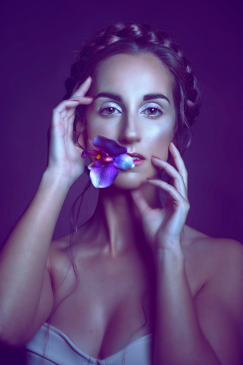Female model photo shoot of Olga Chulgareva