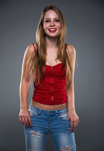 Female model photo shoot of Rebekka Marie 
