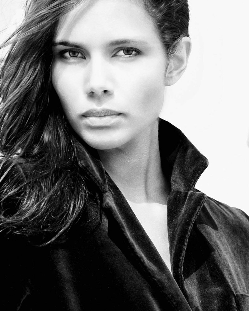 Female model photo shoot of Laura Jullian