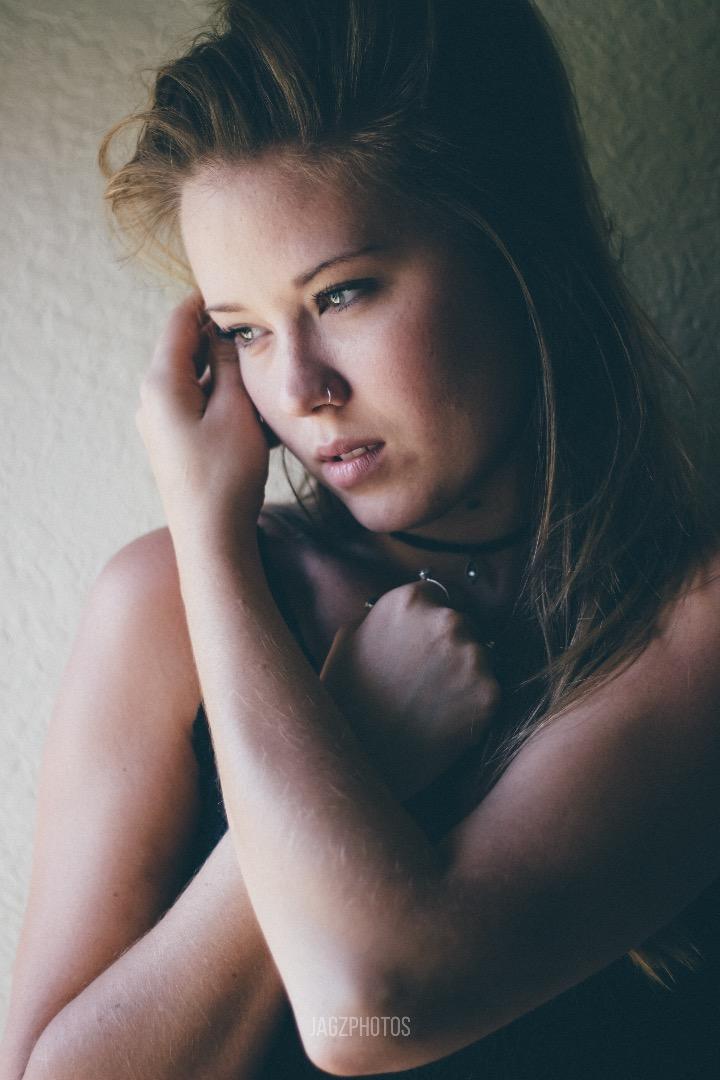 Female model photo shoot of Dani Leigh 