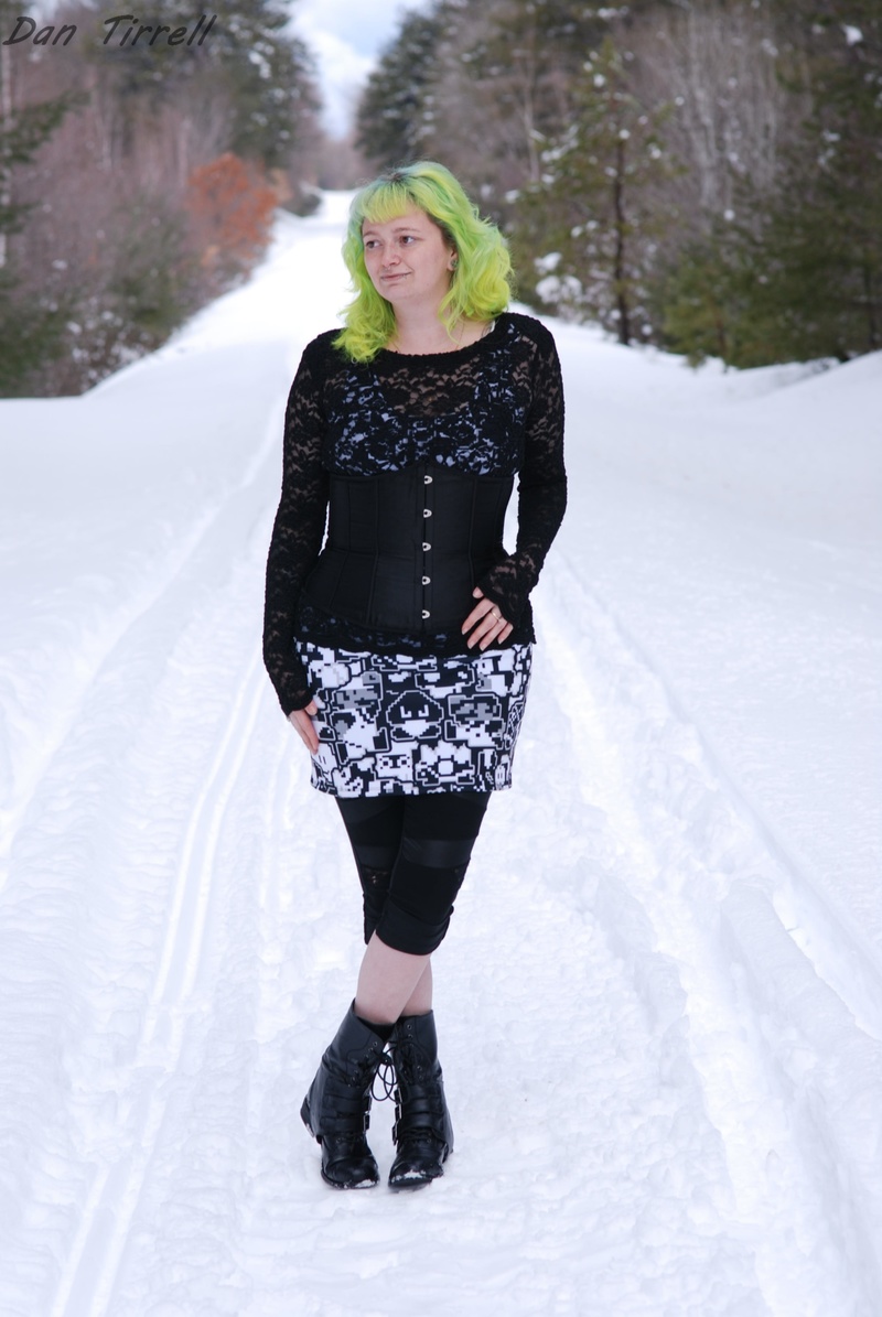 Female model photo shoot of xxpixelxx by dantphotoman in Brownfield Maine
