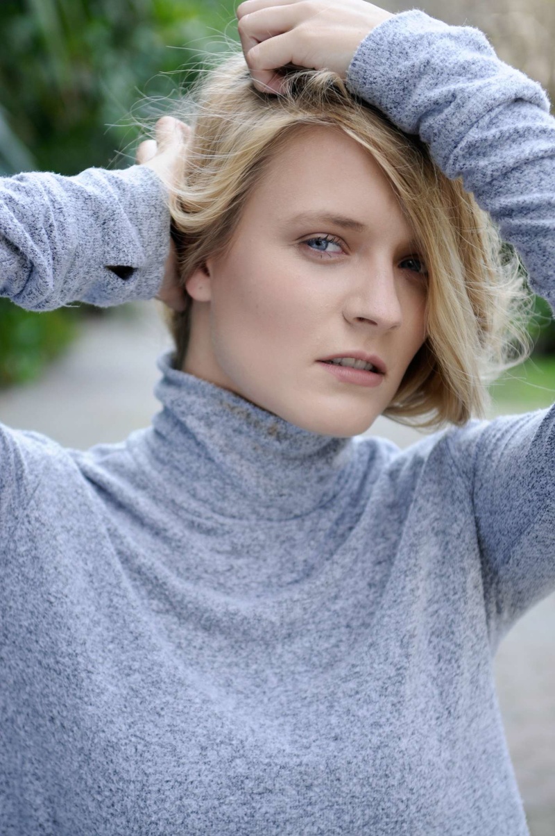Female model photo shoot of JulieRoensholt