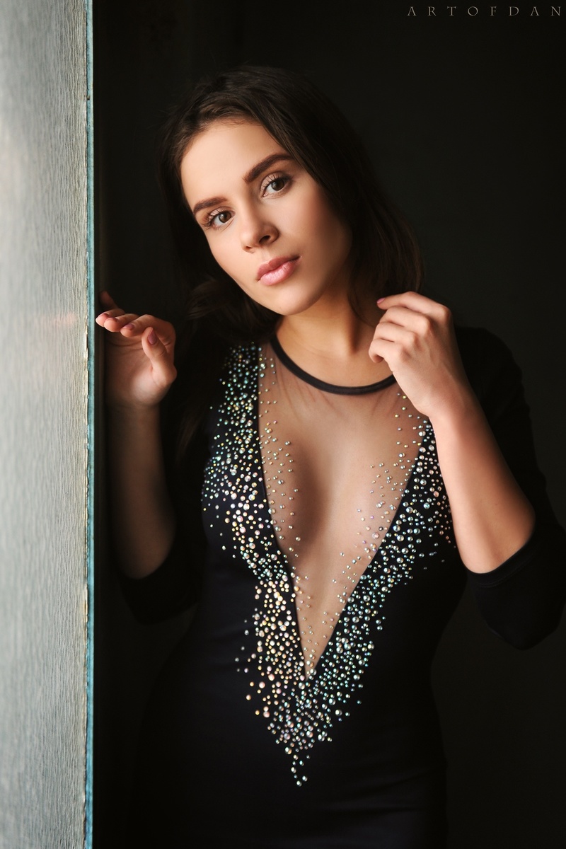 Female model photo shoot of Julia Romanova in Studio