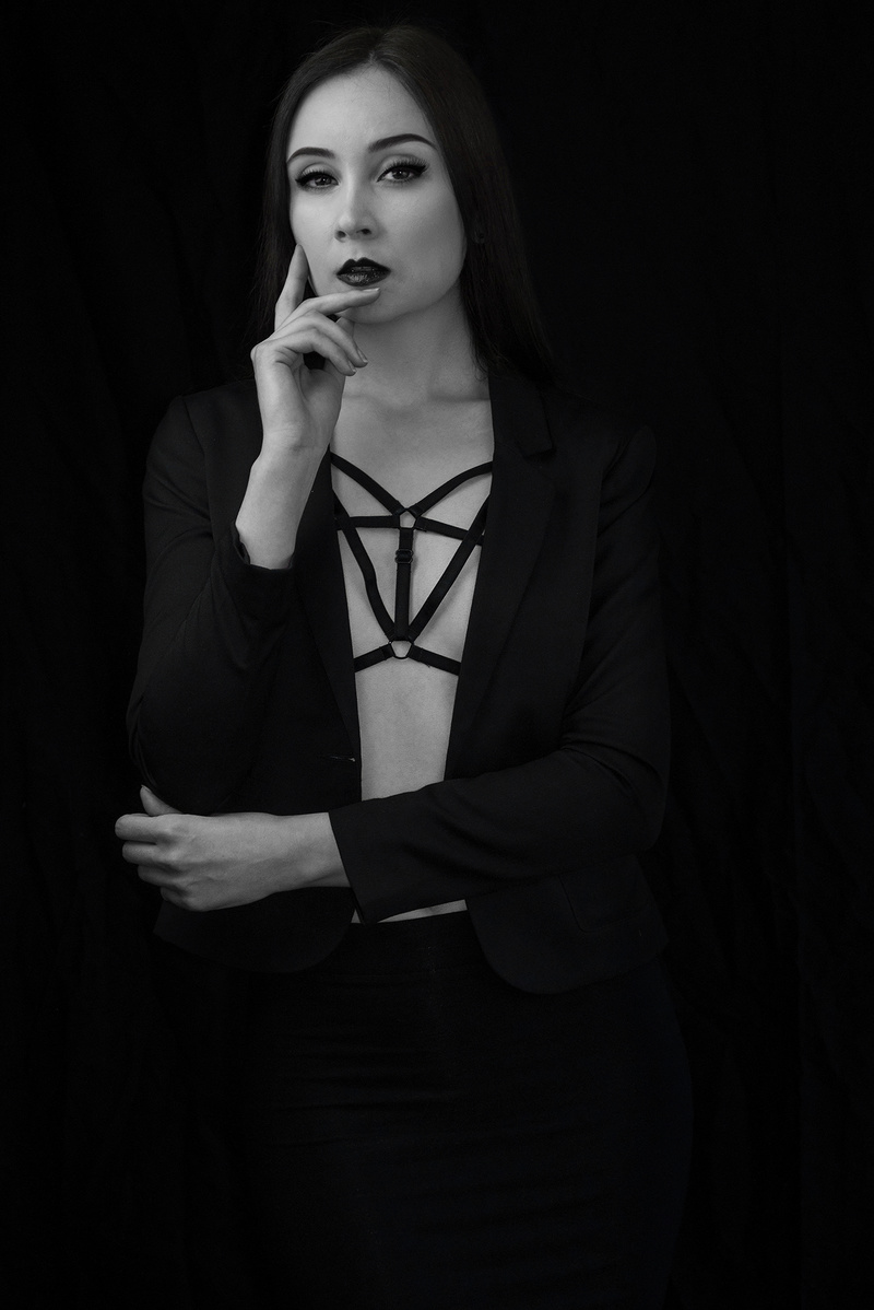 Female model photo shoot of Kamila Kielczewska-Ulman