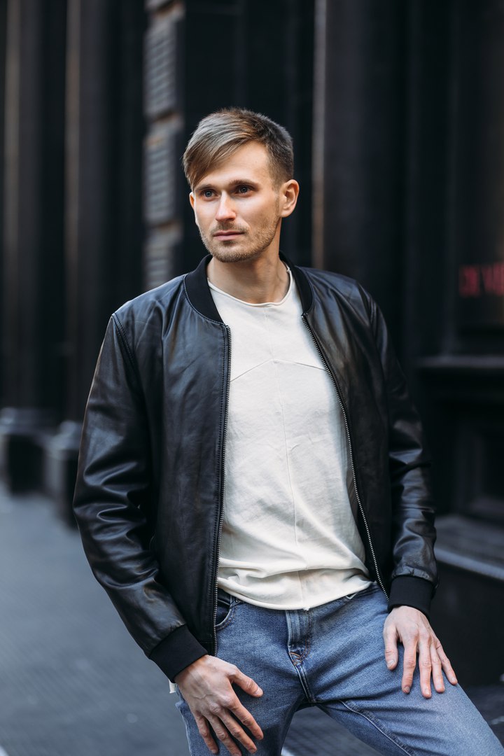 Male model photo shoot of Dmitrii Filatov