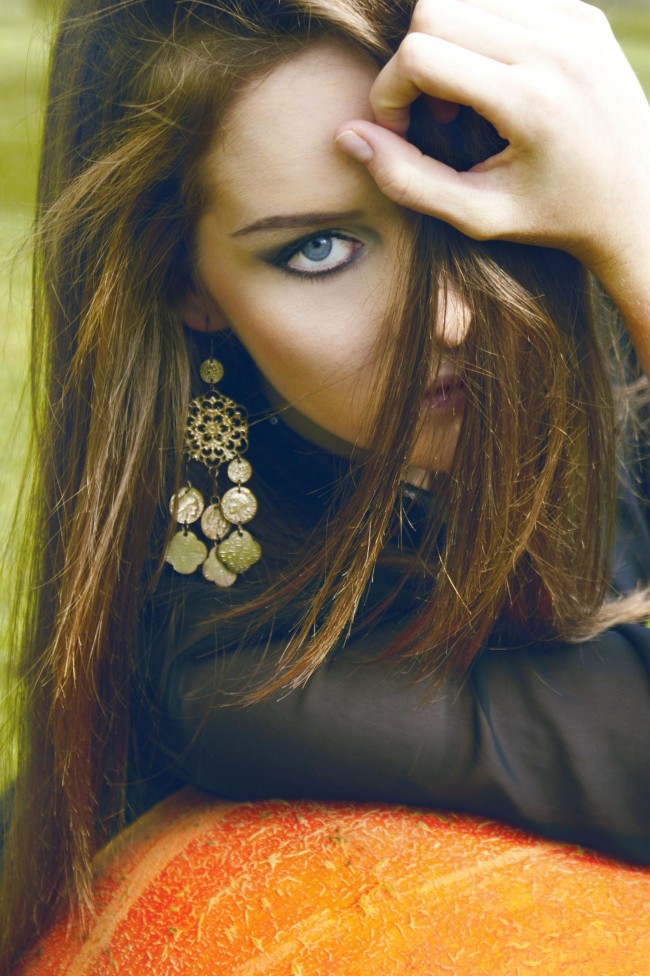 Female model photo shoot of aannaabbeell