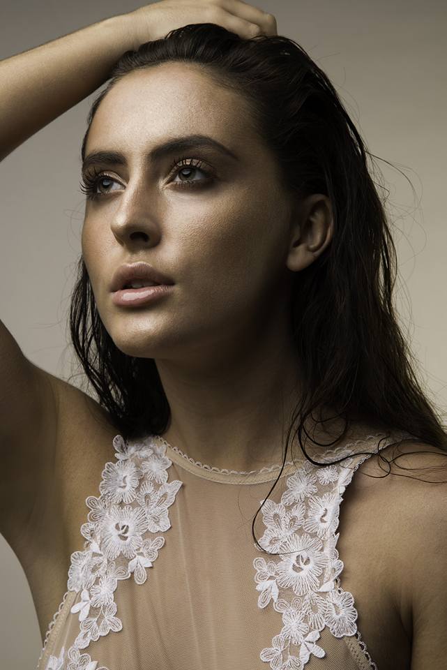 Female model photo shoot of Amaya Turner