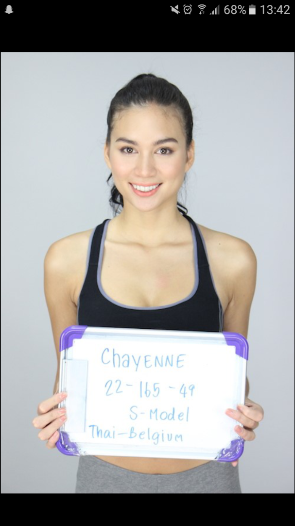 Female model photo shoot of ChayenneB