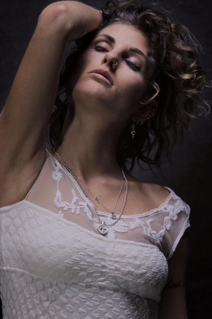 Female model photo shoot of arellehug